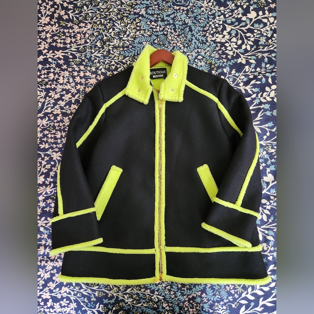 *Boutique Moschino Neon Green and Black Wool Blend Coat, women's size 6…
